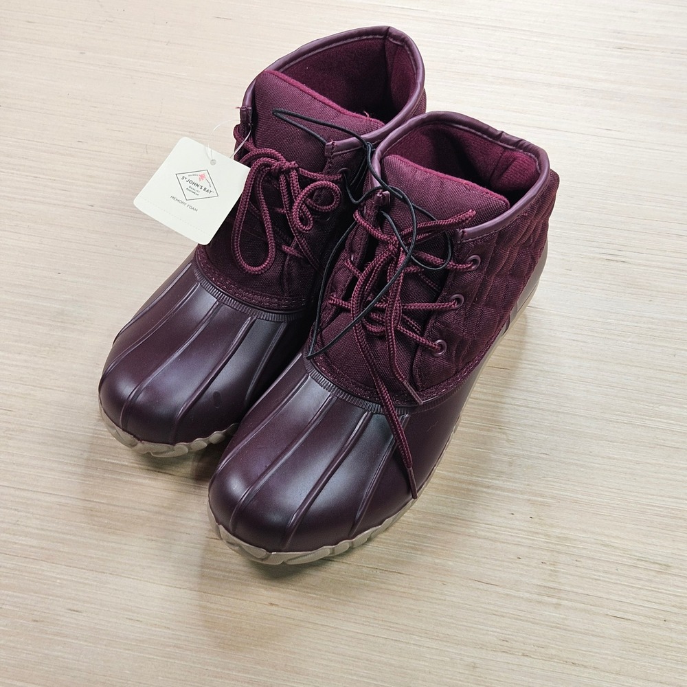 St. John's Bay Denton Duck Boots Womens 9 Wine Quilted Memory Foam NEW